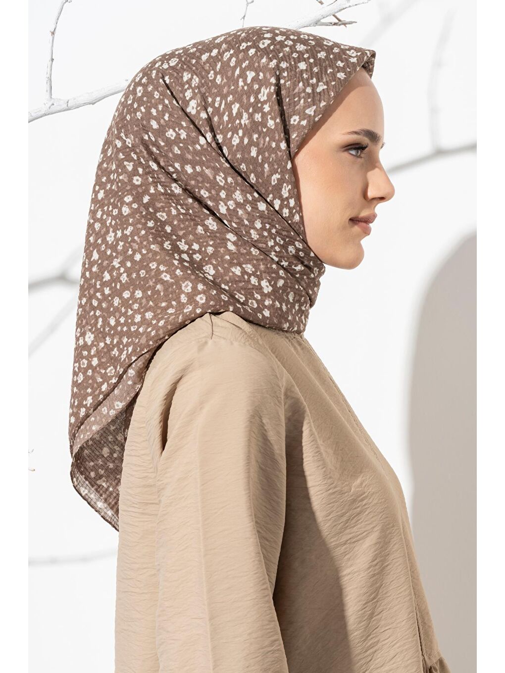 Kahverengi Kadın Tesettür Kırışmaz Bürümcük Eşarp-4
