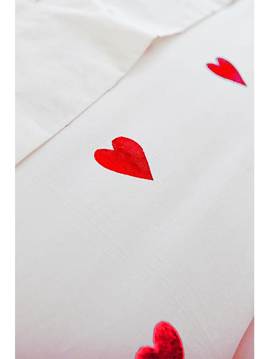 Kırmızı Heart Tek Kişilik Çarşafı Lastikli Kalpli Nevresim Takımı-1