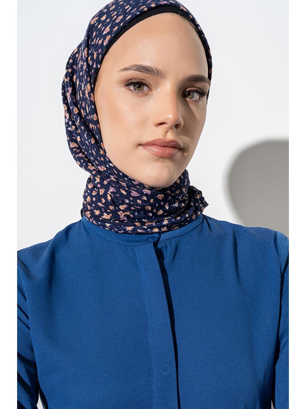 Lacivert Kadın Tesettür Kırışmaz Bürümcük Eşarp-2