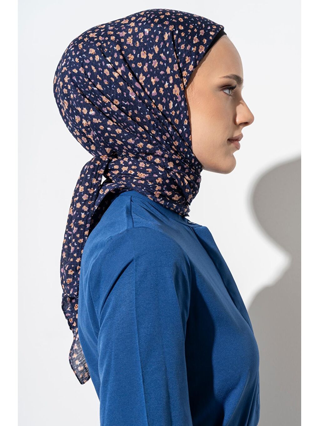 Lacivert Kadın Tesettür Kırışmaz Bürümcük Eşarp-3