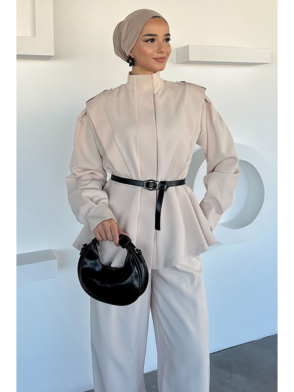 Bej Kemer Aksesuarlı Ceket Bel Lastikli Pileli Pantolon Tesettür İkili Takım-5