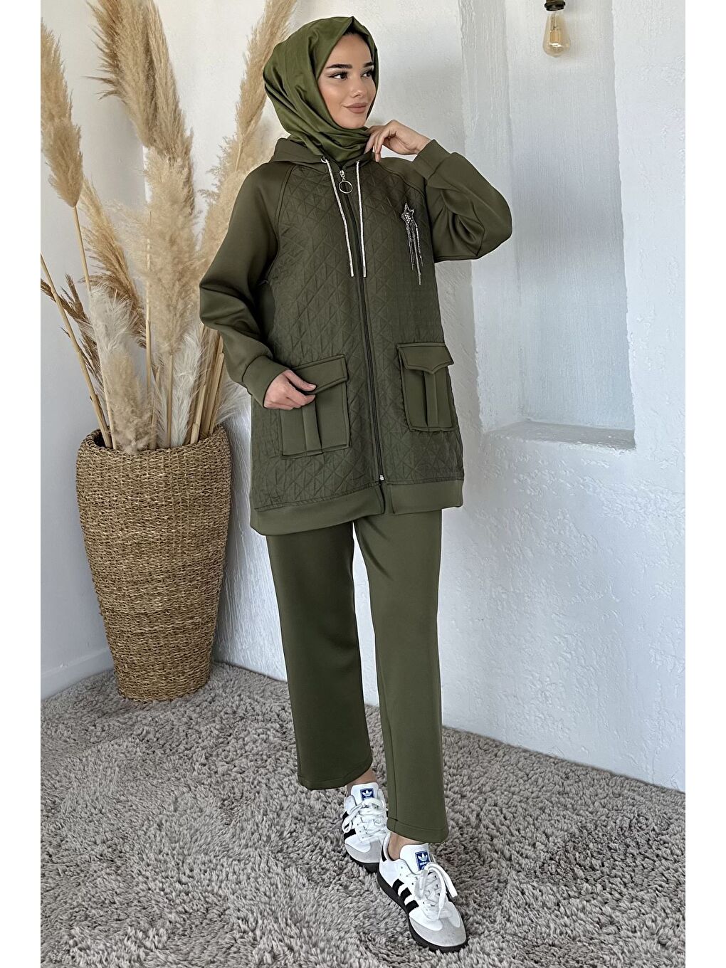 Haki Kapitoneli Broş Detaylı Kapüşonlu Tesettür Tunik Bel Lastikli Pantolon İkili Takım-2
