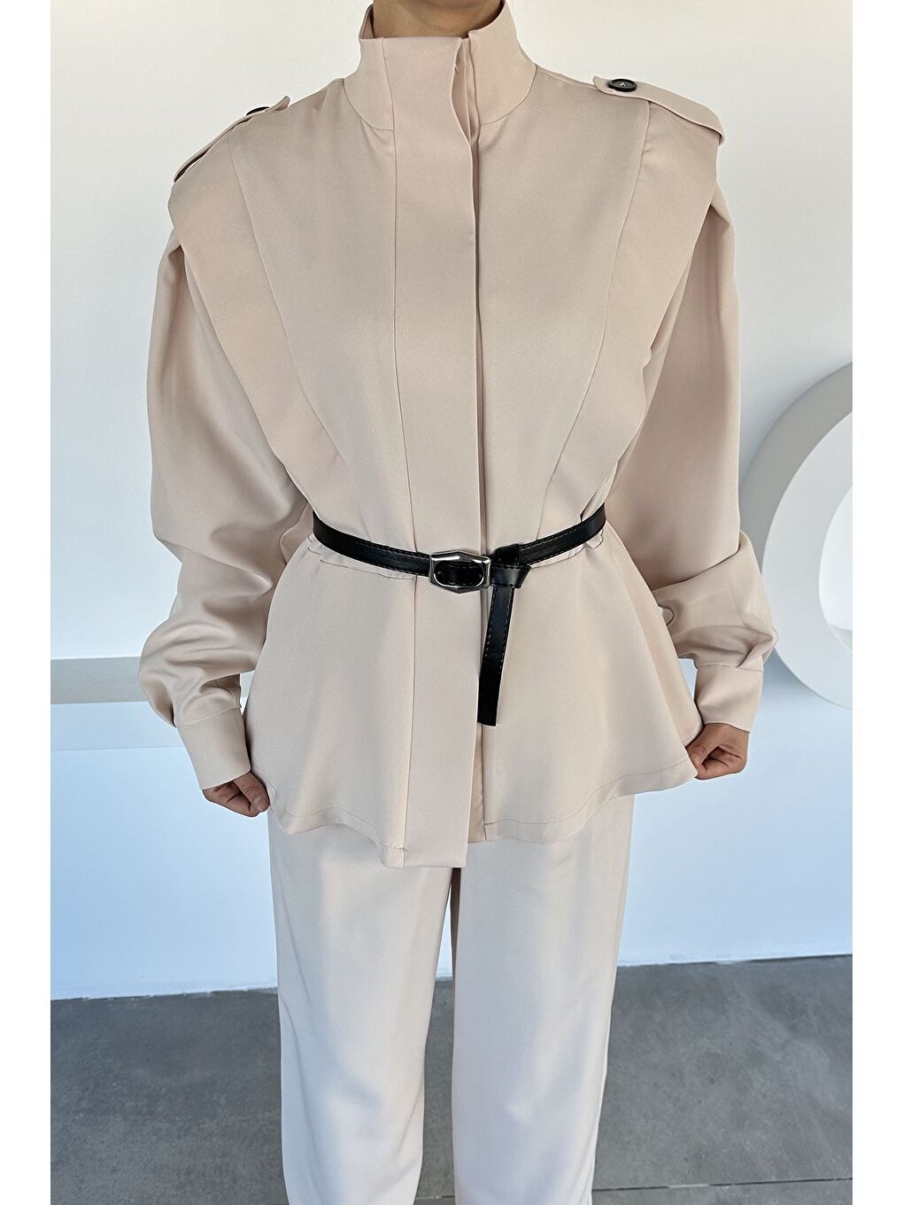 Bej Kemer Aksesuarlı Ceket Bel Lastikli Pileli Pantolon Tesettür İkili Takım-8