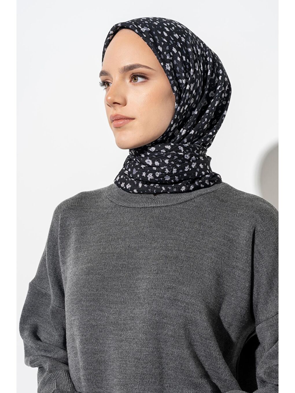 Siyah Kadın Tesettür Kırışmaz Bürümcük Eşarp-1
