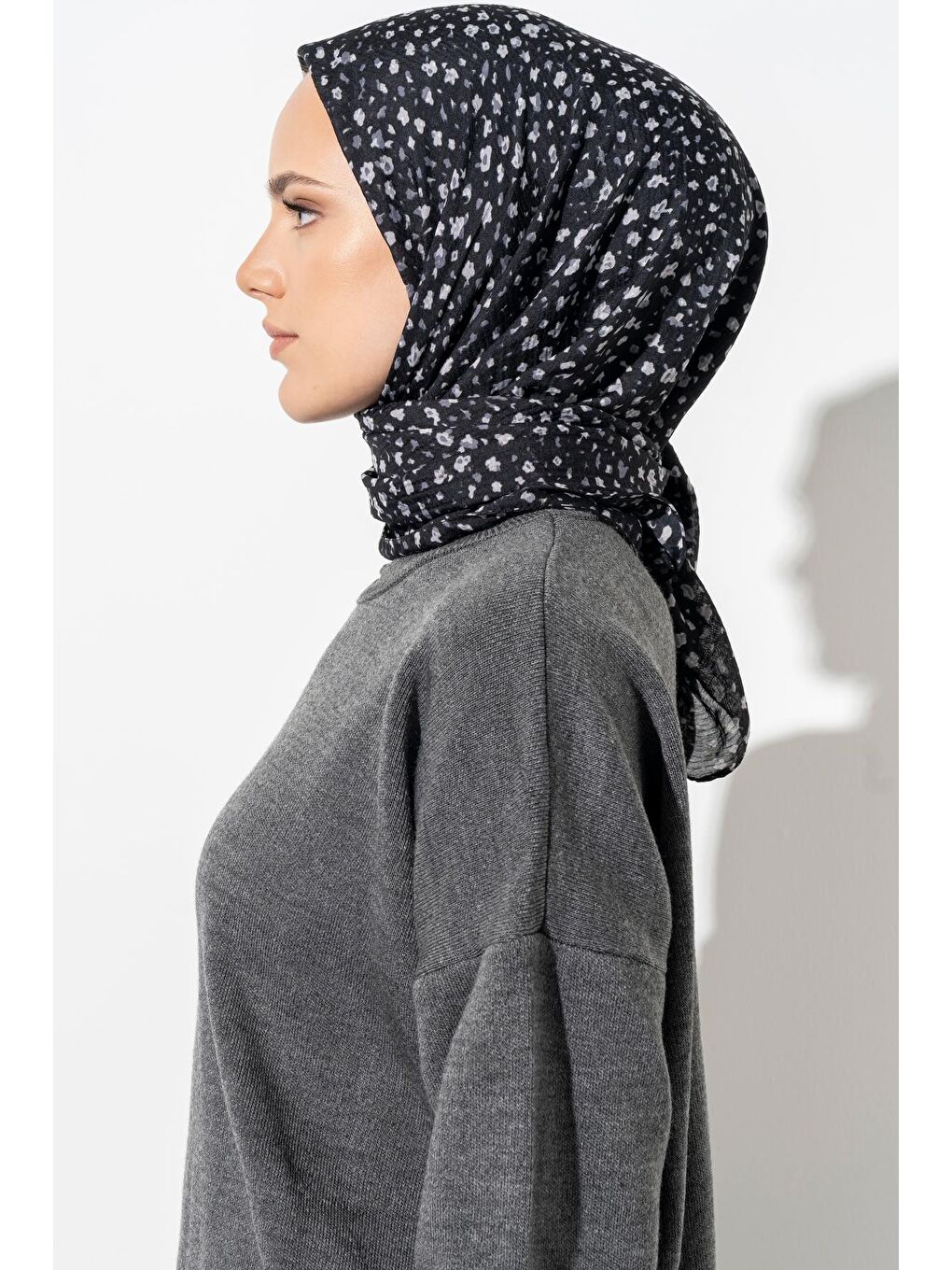 Siyah Kadın Tesettür Kırışmaz Bürümcük Eşarp-3