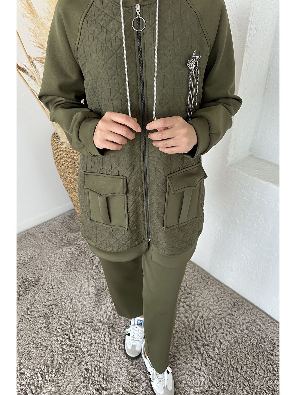 Haki Kapitoneli Broş Detaylı Kapüşonlu Tesettür Tunik Bel Lastikli Pantolon İkili Takım-5