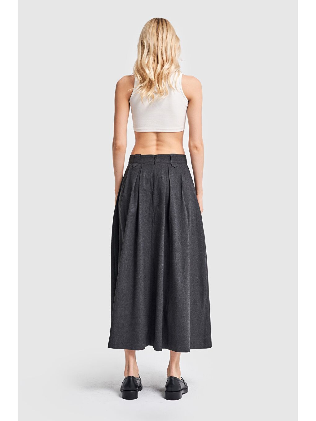 Kadın Antrasit Renk Önü Pileli A Form Verevli Maxi Boy Kumaş Etek-4