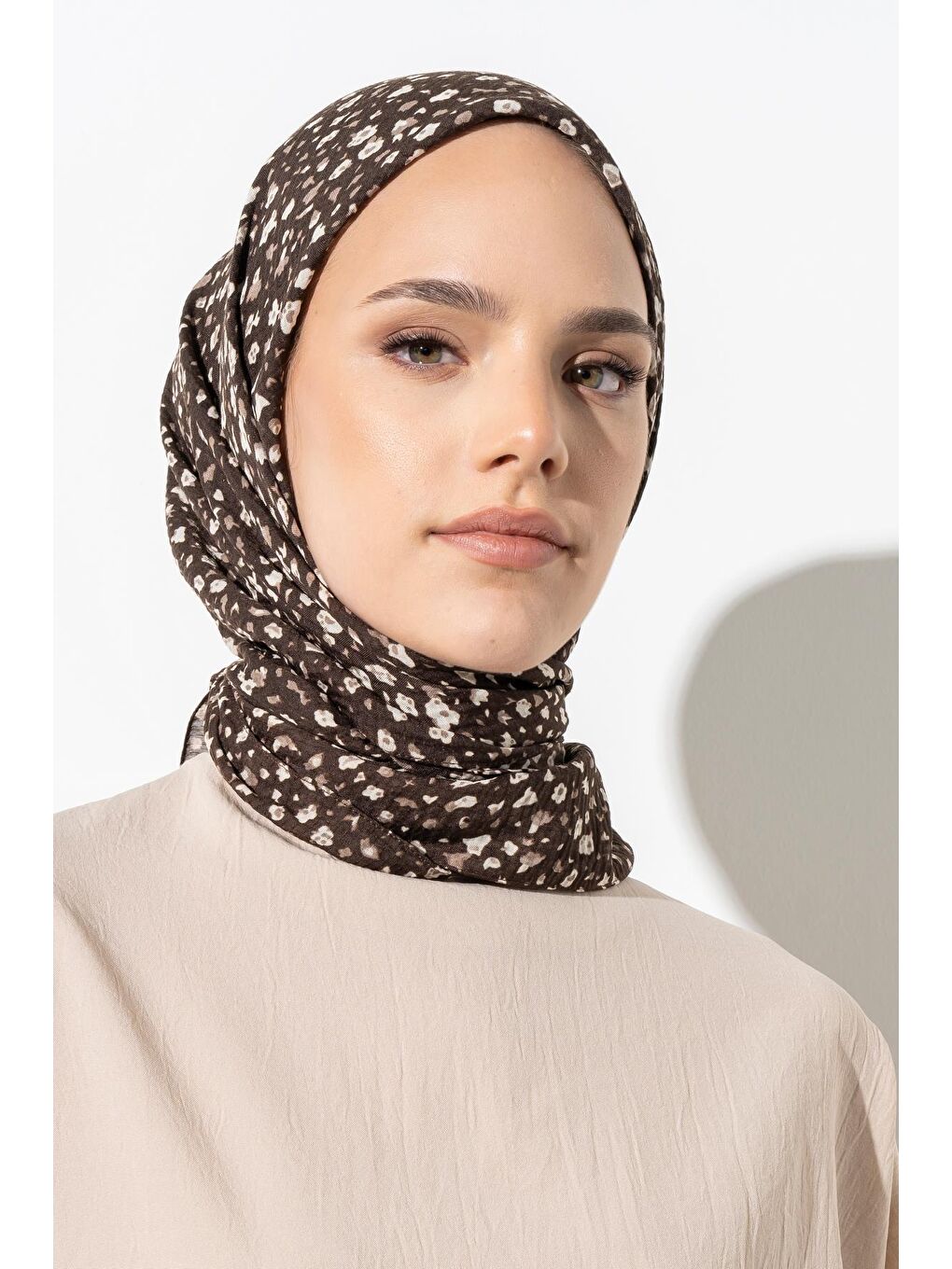 Kahverengi Kadın Tesettür Kırışmaz Bürümcük Eşarp