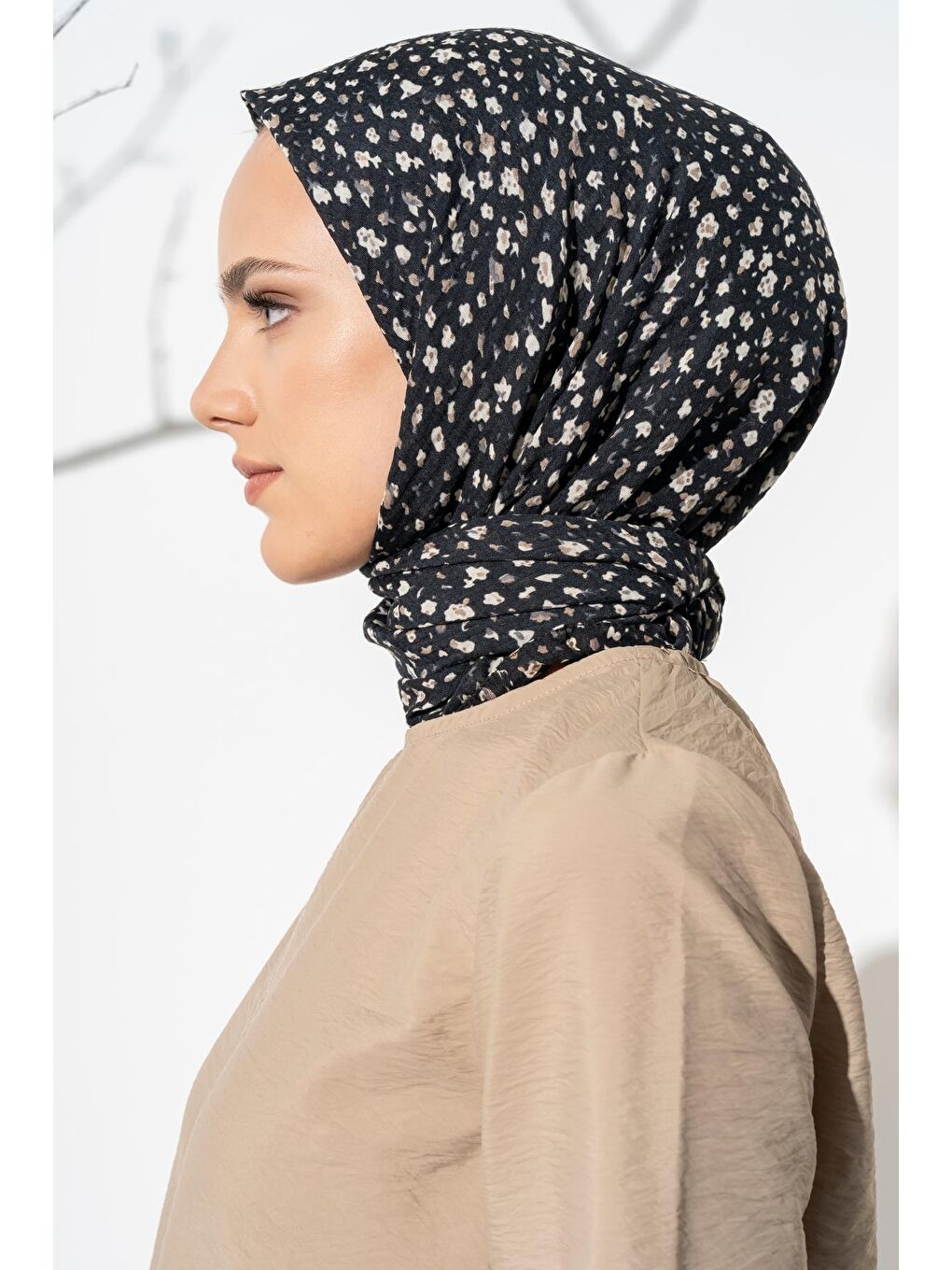 Siyah Kadın Tesettür Kırışmaz Bürümcük Eşarp-4