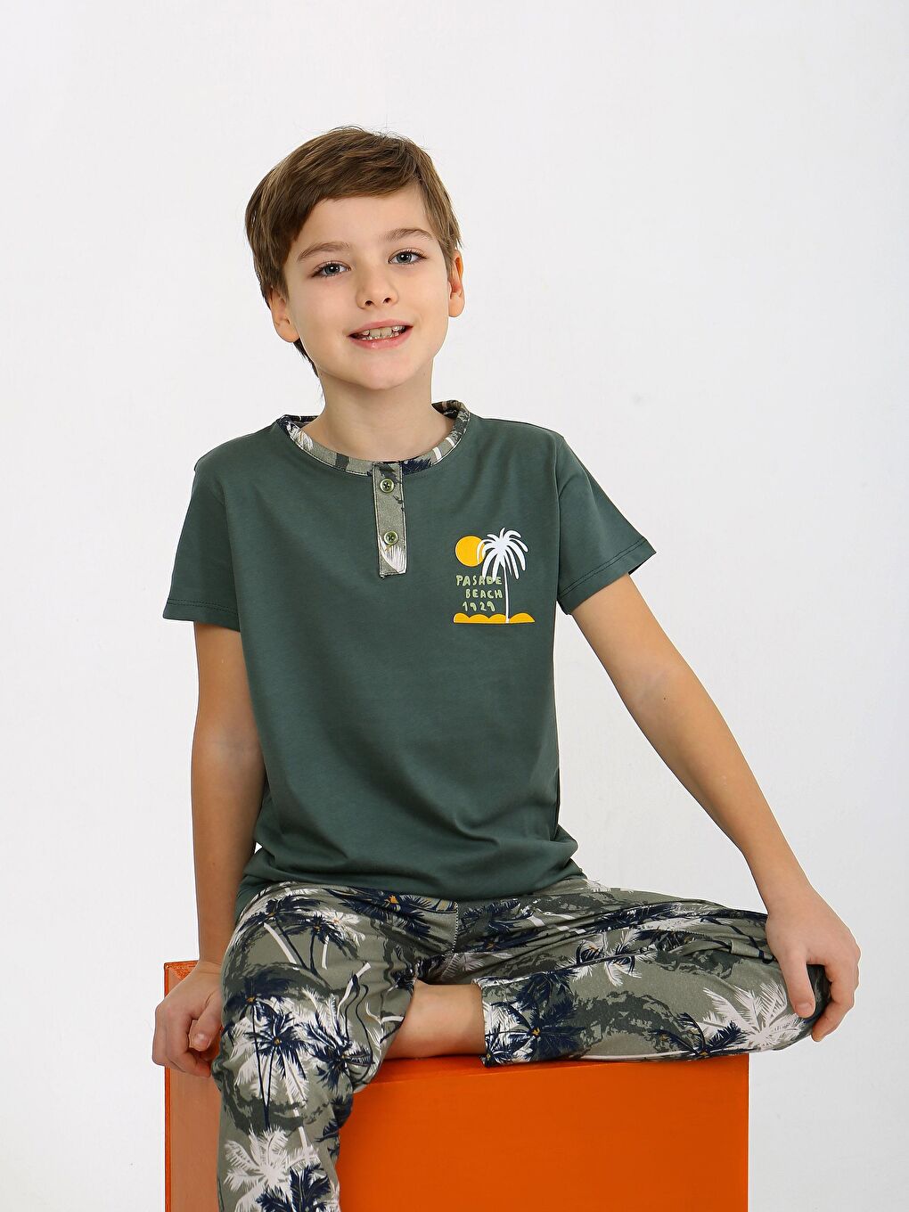 Yeşil Erkek Çocuk Kısa Kollu Düğme Detaylı %100 Pamuklu Pijama Takımı The Palm