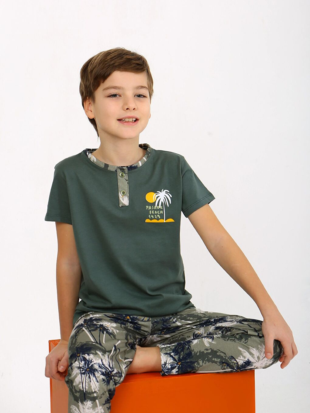 Yeşil Erkek Çocuk Kısa Kollu Düğme Detaylı %100 Pamuklu Pijama Takımı The Palm-1