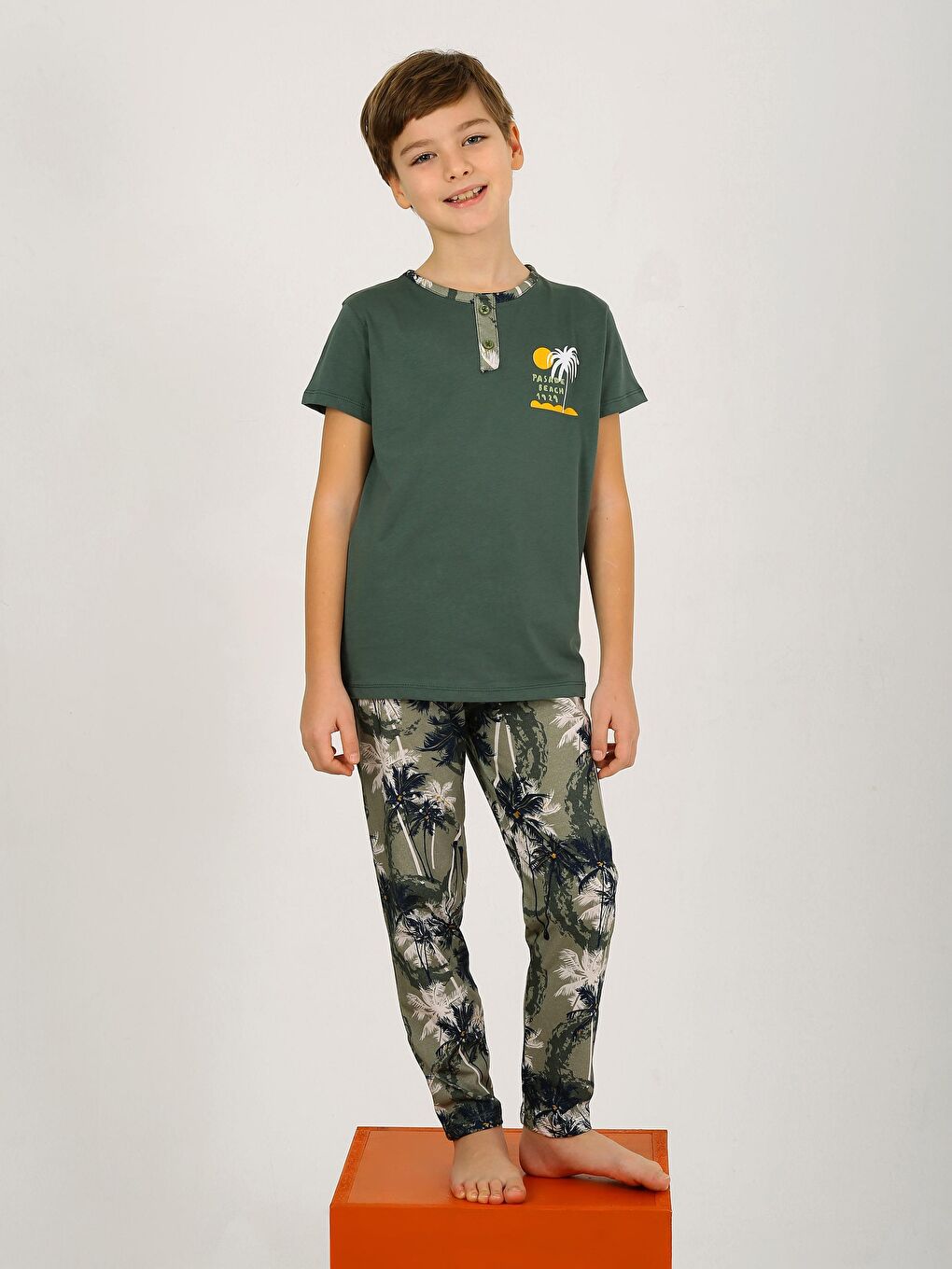 Yeşil Erkek Çocuk Kısa Kollu Düğme Detaylı %100 Pamuklu Pijama Takımı The Palm-4