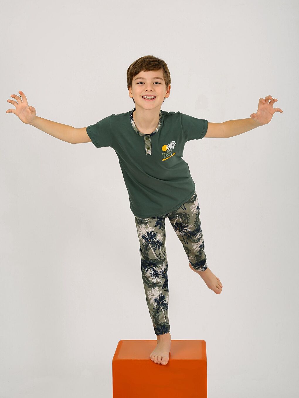 Yeşil Erkek Çocuk Kısa Kollu Düğme Detaylı %100 Pamuklu Pijama Takımı The Palm-5