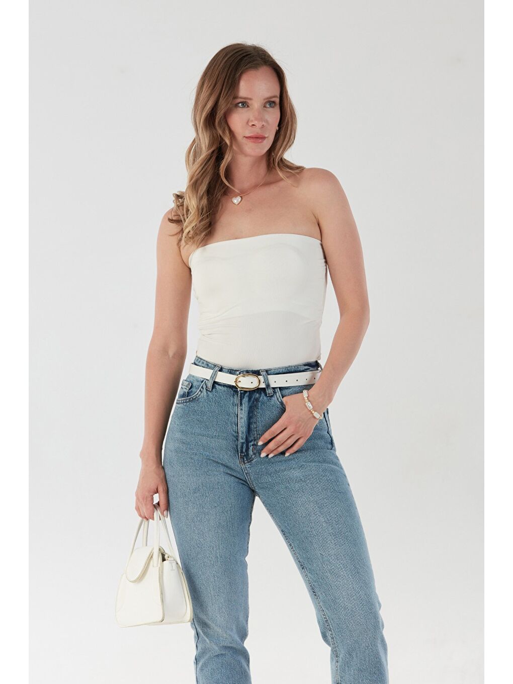 Beyaz Basic Yanları Yırtmaçlı Kaplı Straplez Bluz-2