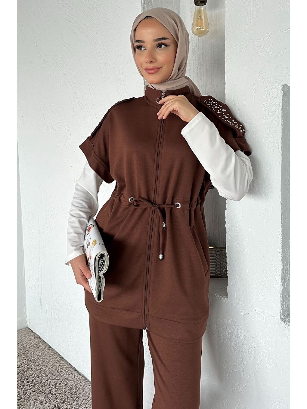 Kahverengi Bel Lastikli Pantolon Taş İşlemeli Tunik Bluz Tesettür Üçlü Takım-2