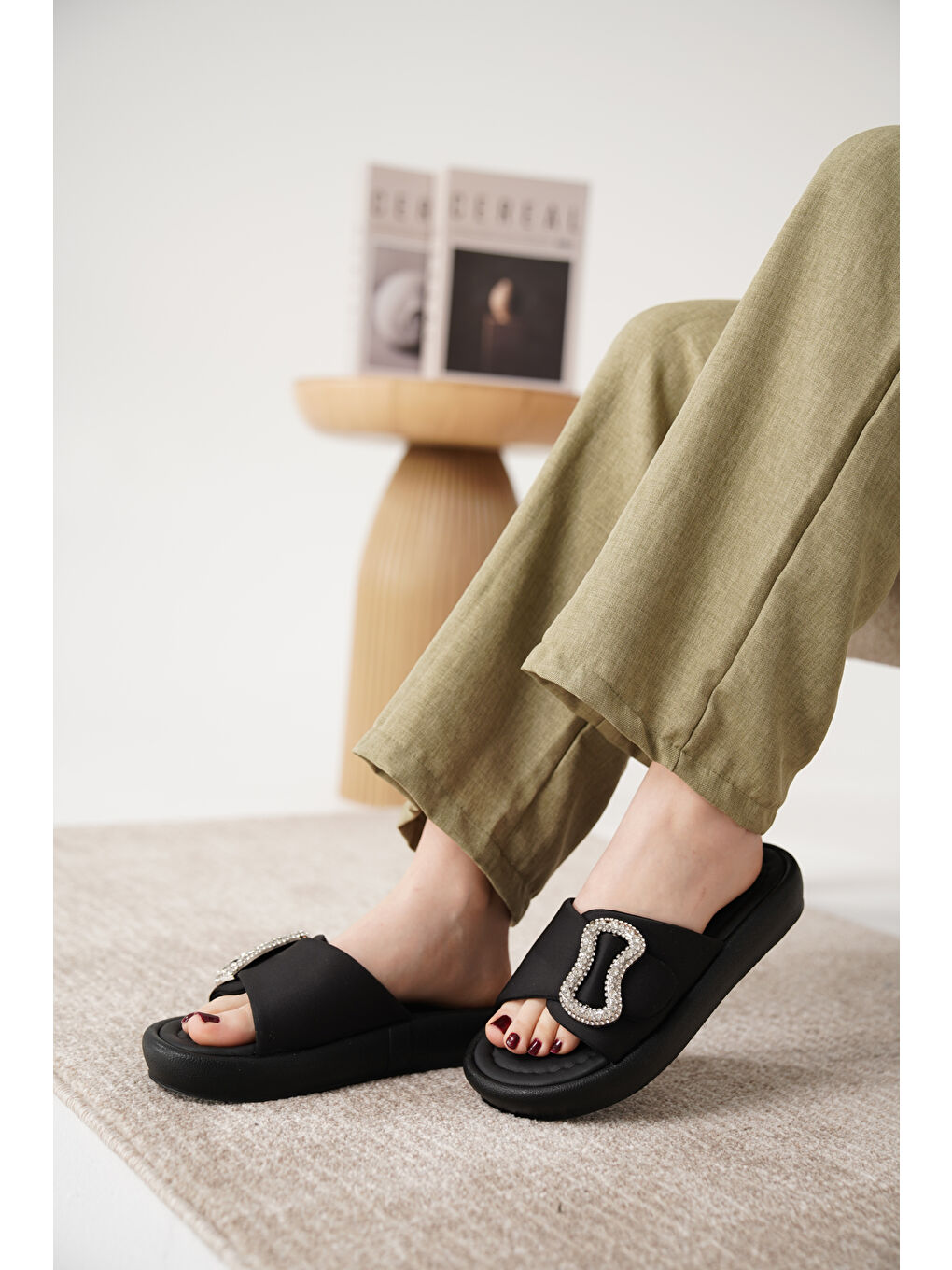 Siyah D0343 Günlük Ortopedik Konforlu Terlik-1