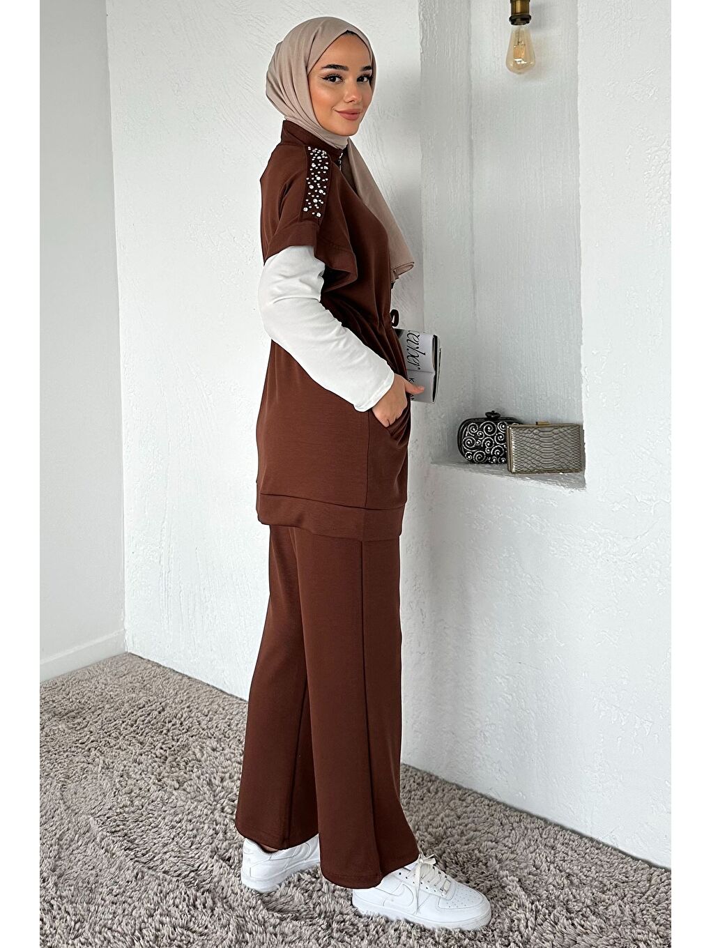 Kahverengi Bel Lastikli Pantolon Taş İşlemeli Tunik Bluz Tesettür Üçlü Takım-4