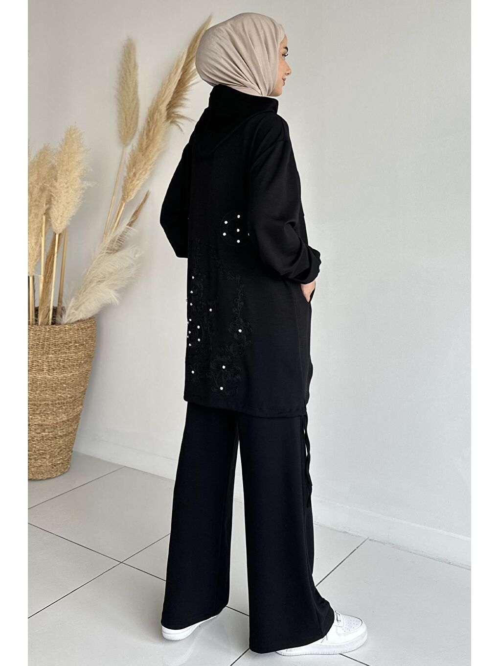 Siyah Ön Fermuarlı Kapüşonlu Tunik Bel Lastikli Pantolon Tesettür İkili Takım-5