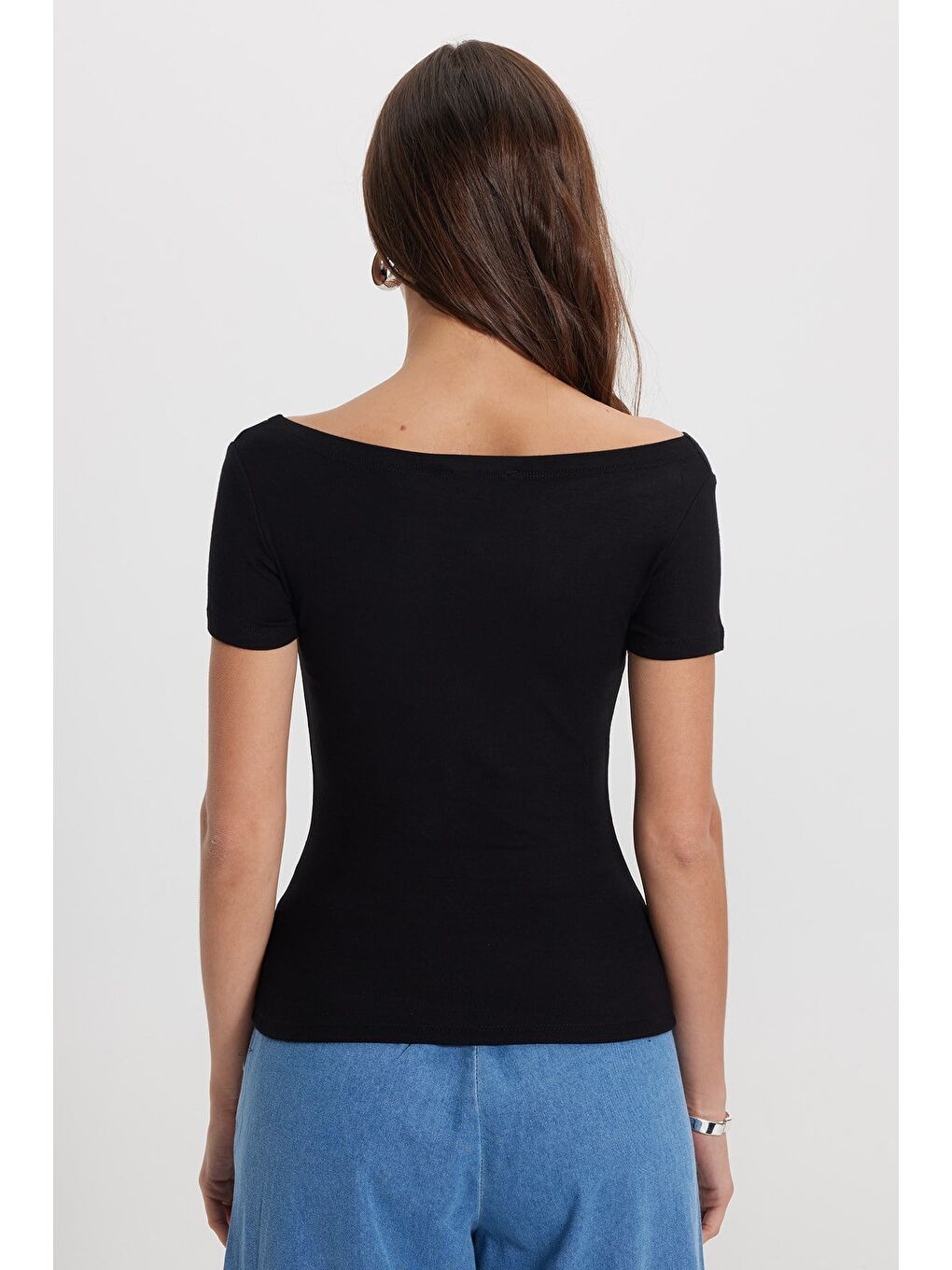 Kadın Slim Fit Dar Kesim Pamuklu Yumuşak Dokulu Kısa Kollu Kayık Yaka Siyah Tişört-5