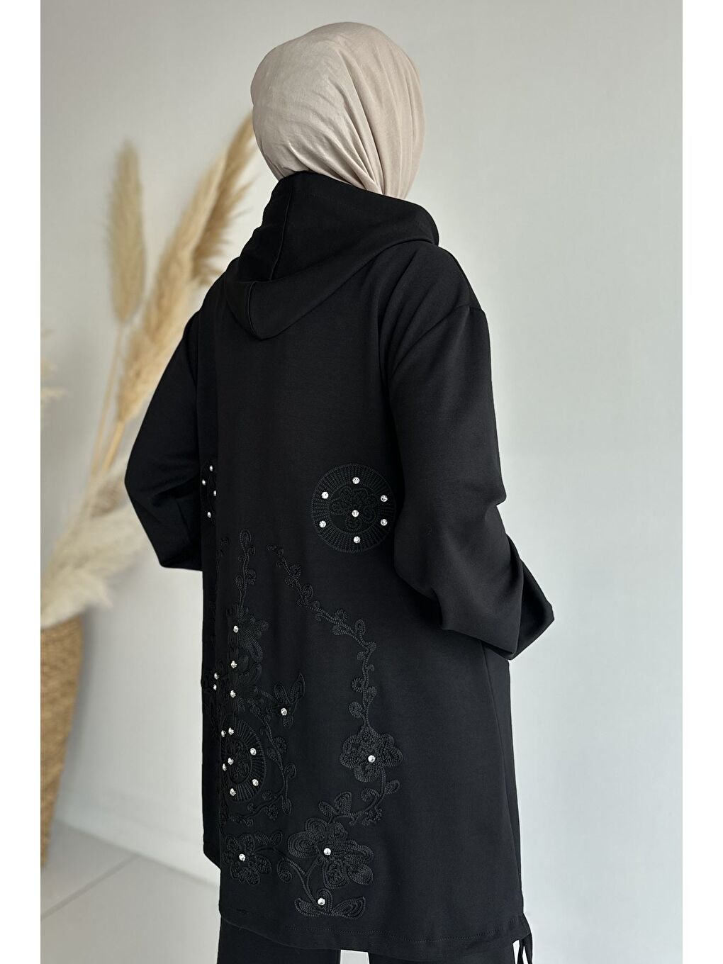 Siyah Ön Fermuarlı Kapüşonlu Tunik Bel Lastikli Pantolon Tesettür İkili Takım-6