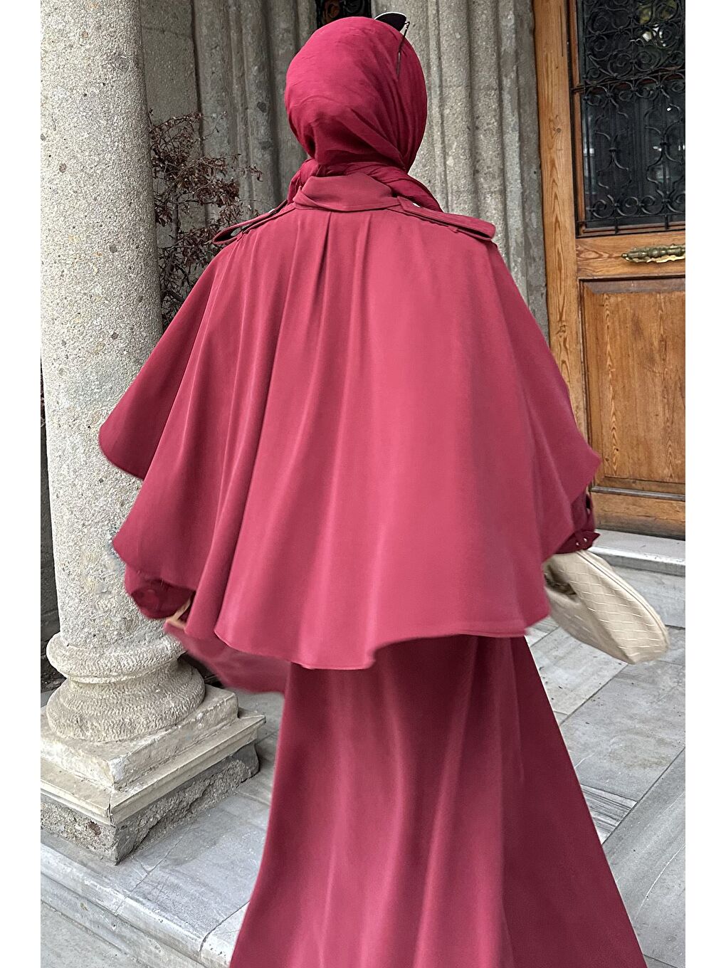 Bordo Pelerinli Ve Kemerli Ceket Etek Tesettür İkili Takım-10