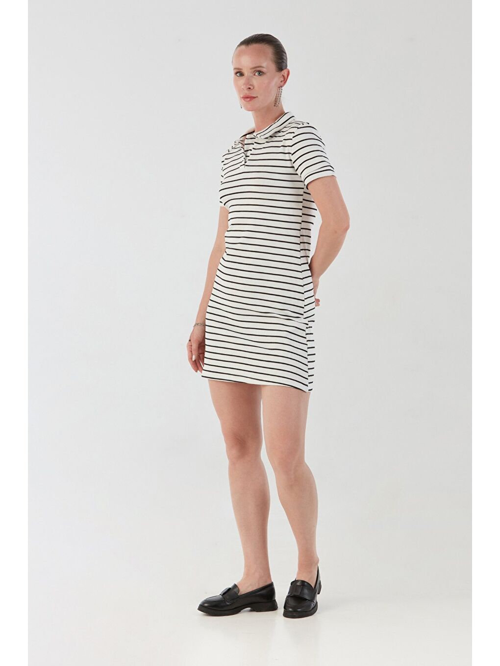 Beyaz Polo Yaka Kısa Kol Elbise-2