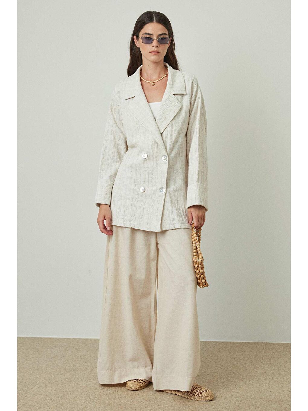 Sedef Düğmeli Bej Keten Ceket-2