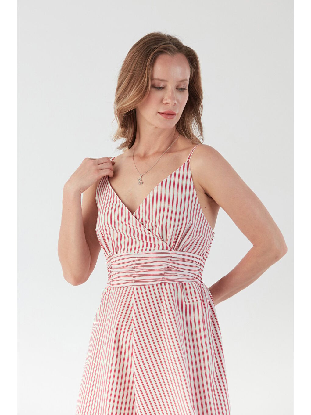Kırmızı Çizgili Kruvaze Yaka İp Askılı Elbise-1