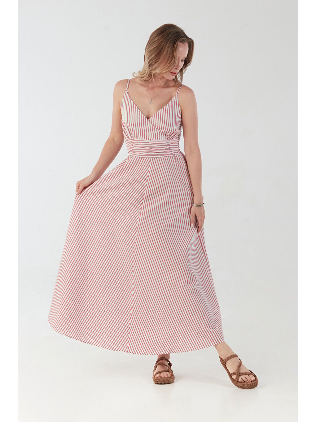 Kırmızı Çizgili Kruvaze Yaka İp Askılı Elbise-2