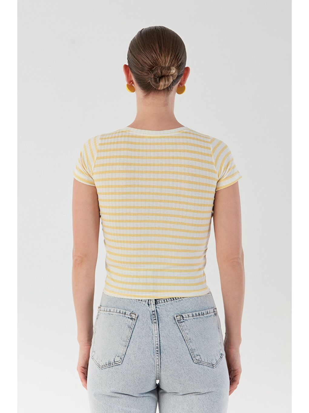 Sarı Çizgili Bisiklet Yaka Tişört-3