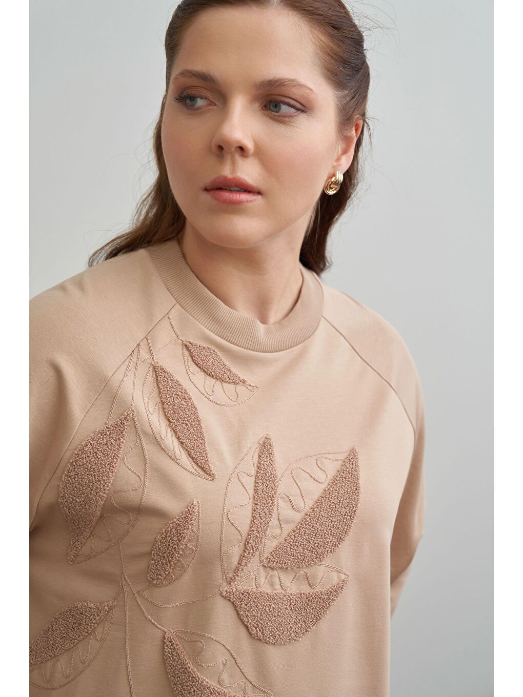 Bej Vizon-Büyük Beden Pamuklu Yaprak Desenli Tunik-4