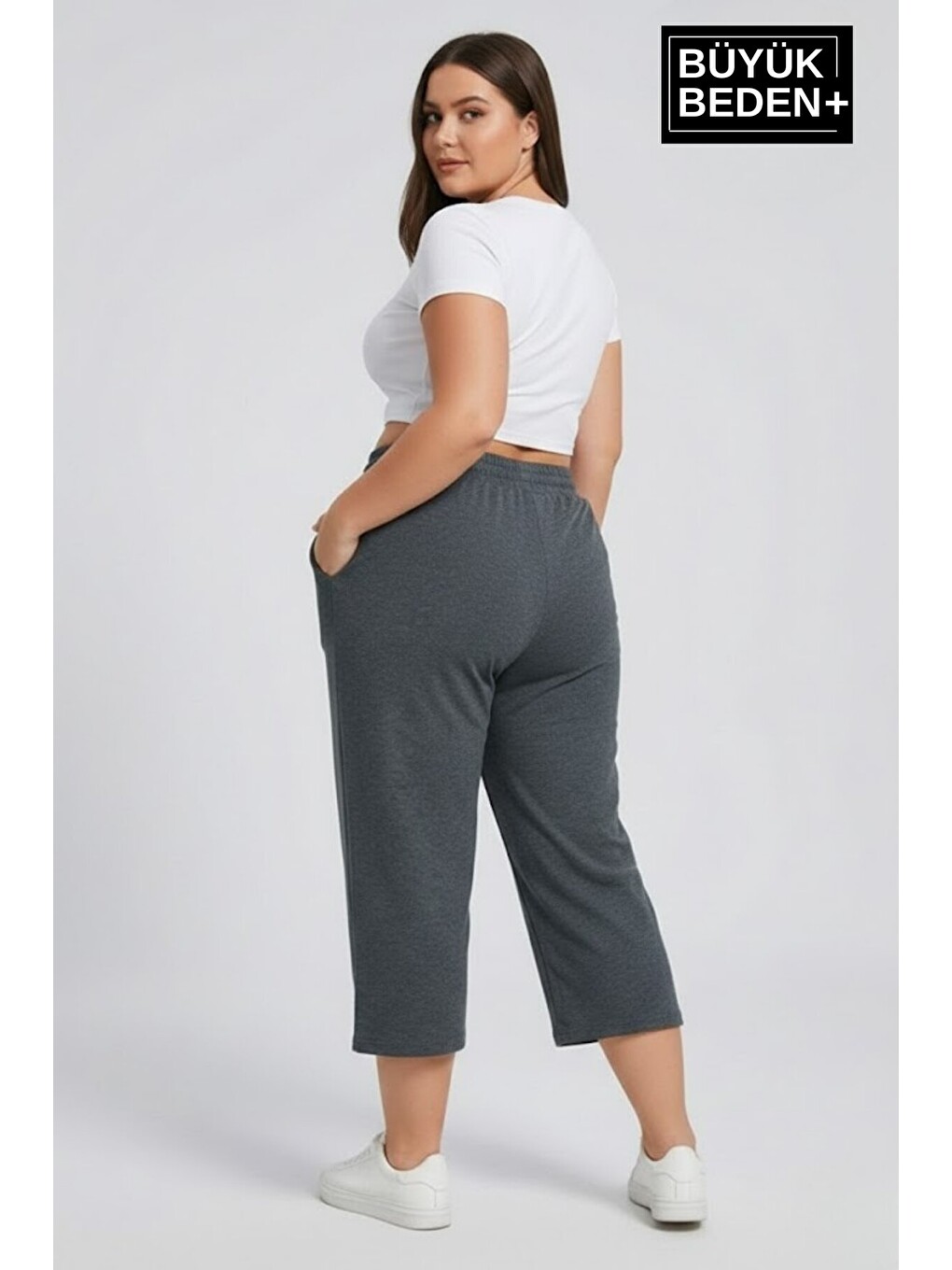 Gri Kadın Büyük Beden Şort 3XL-6XL Rahat Kesim Diz Altı Günlük Şort-SPR26BSRK591-2
