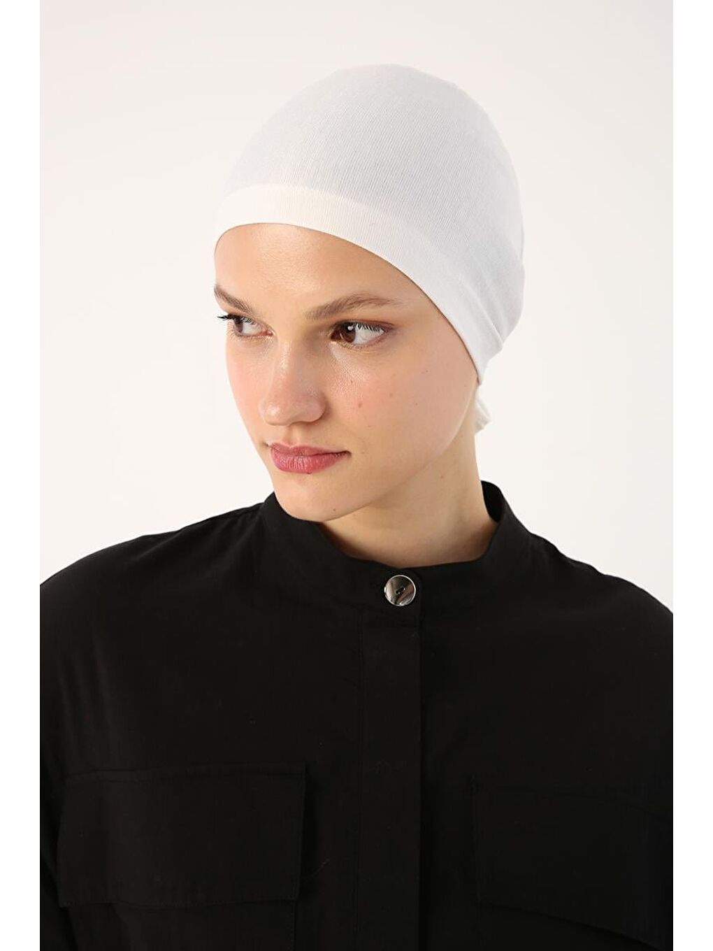 Beyaz Elastanlı Dikişli Bone