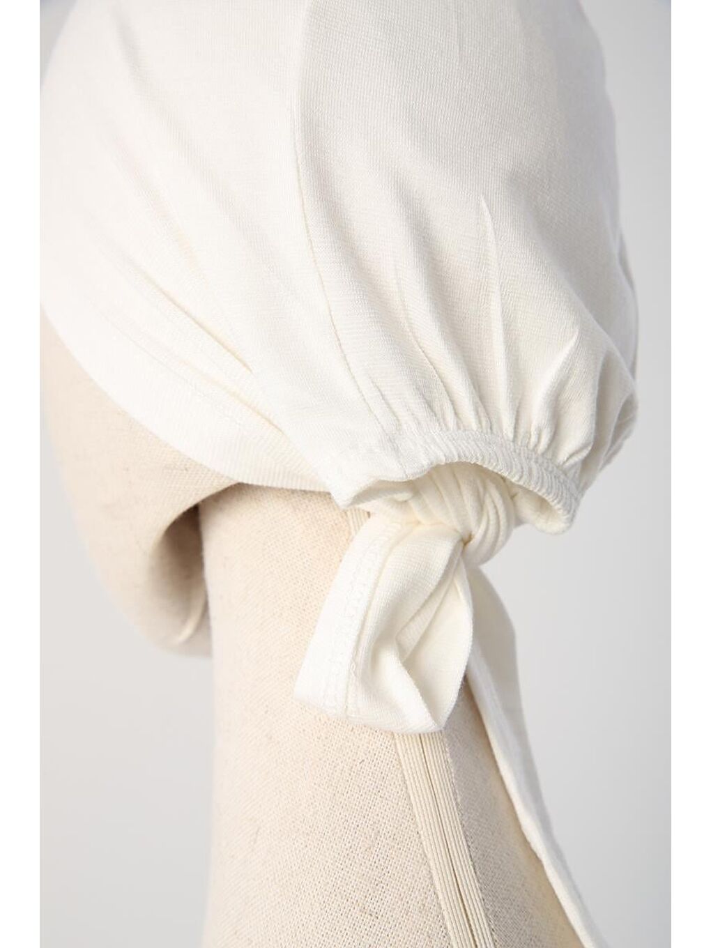 Beyaz Elastanlı Dikişli Bone-2