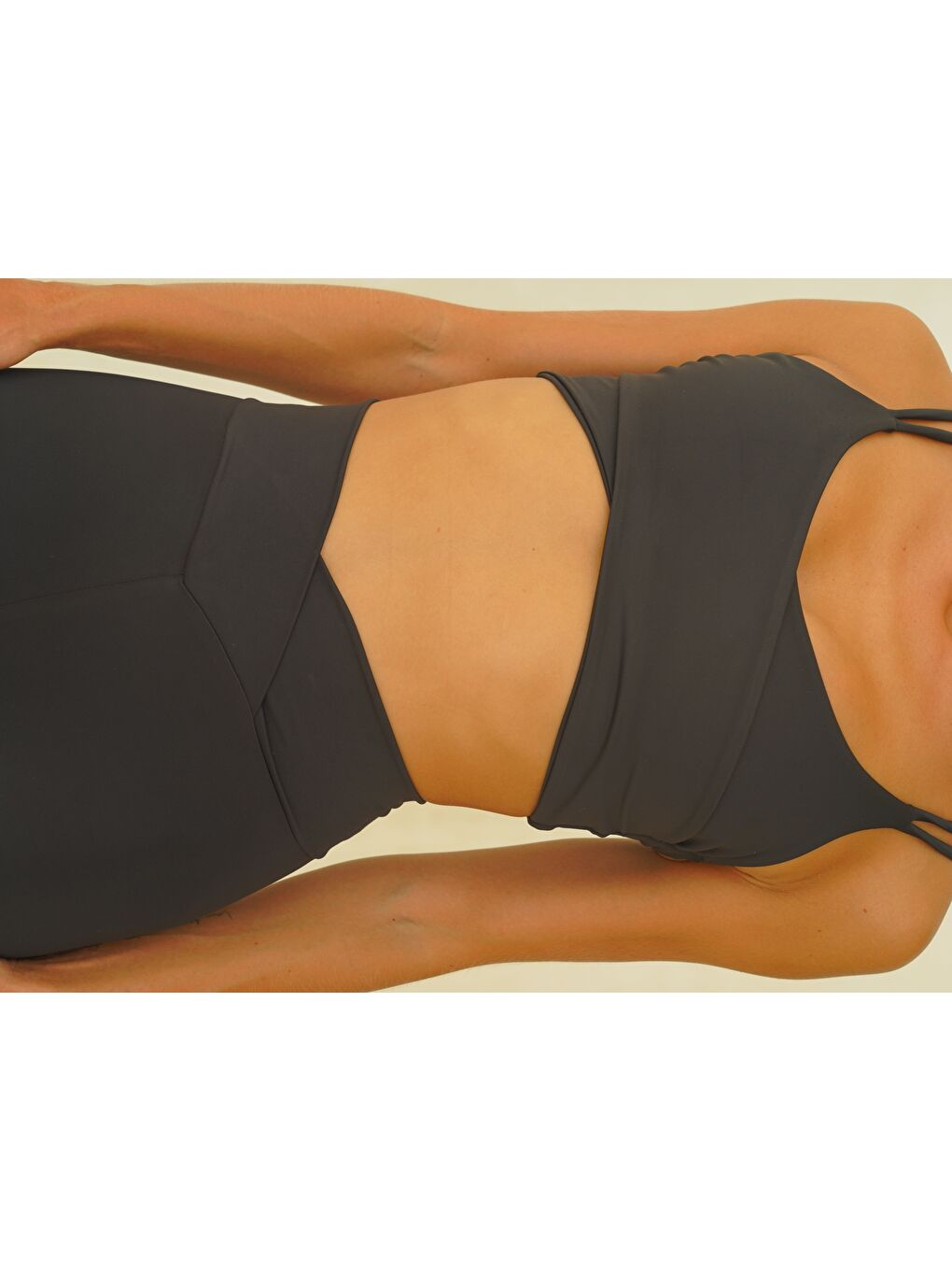 Paria Çapraz Detay Spor Siyah Crop-4