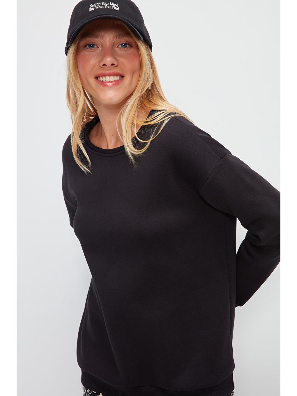 Siyah Bisiklet Yaka Düz Renk Sweatshirt-3