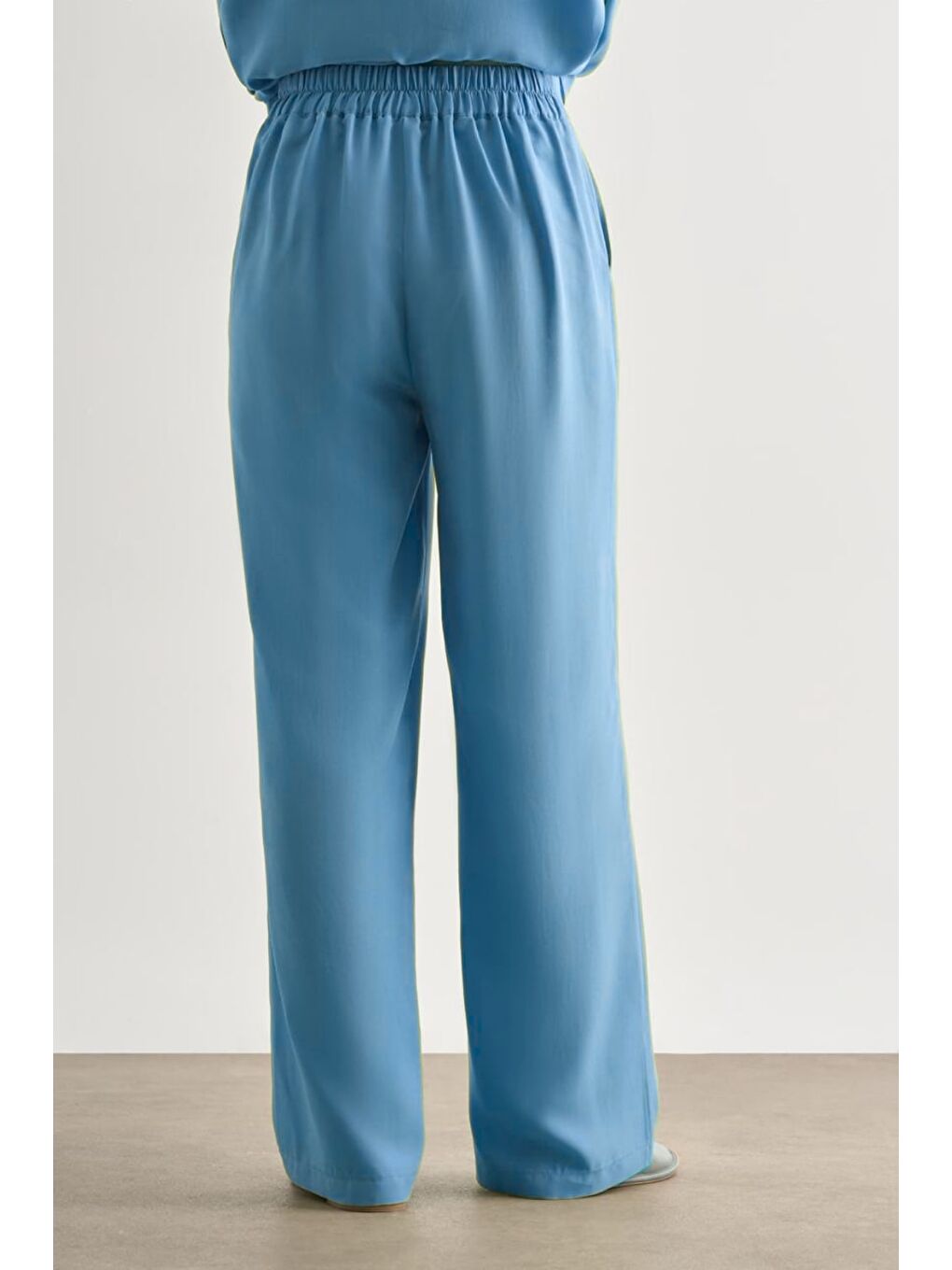 Mavi Kemerli Rahat Kesim Modal Pantolon-2