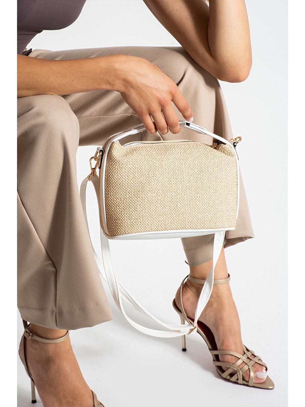 Beyaz Cosmos Hasır Kadın Omuz Çantası BP-4862O-1