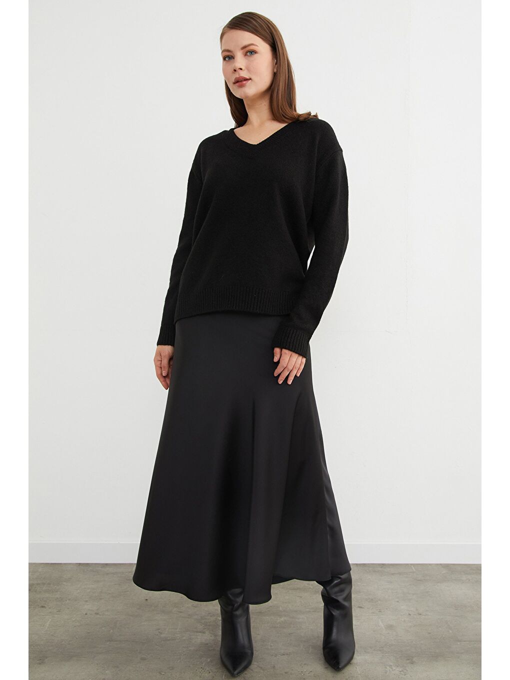 Siyah Basic V Yaka Salaş Kazak-1