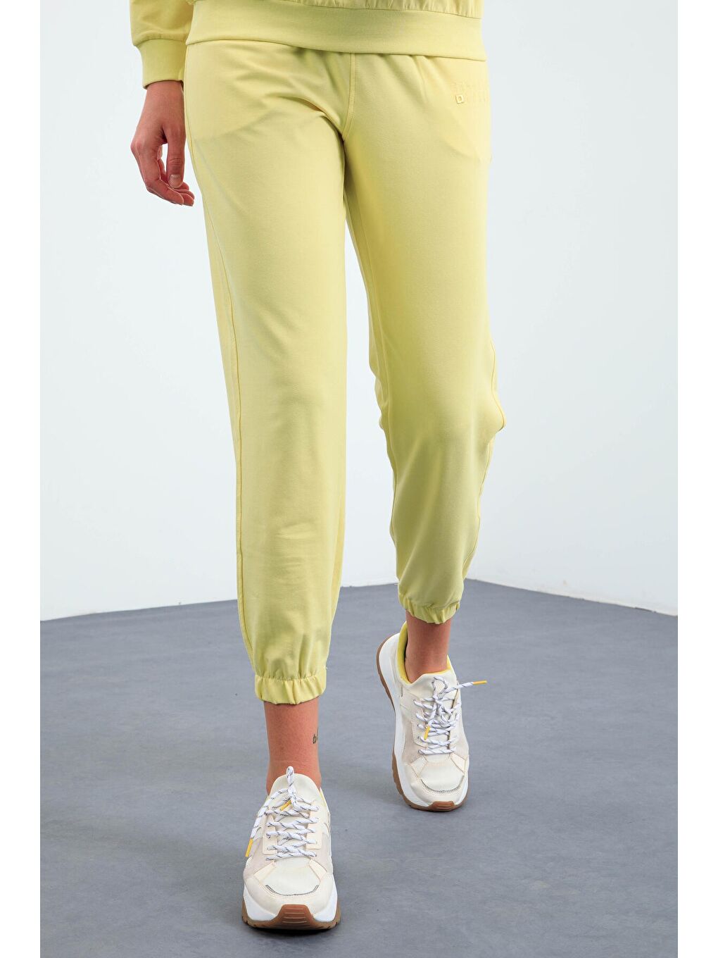 Sarı Limon Bisiklet Yaka Oversize Lastik Paça Kadın Eşofman Takımı - 95287-1