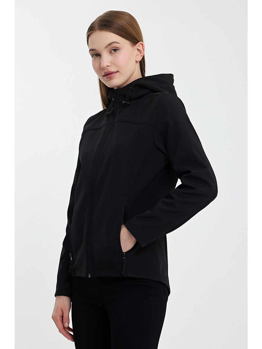 Siyah Kadın Softshell Fermuarlı Kapuşonlu Mont
