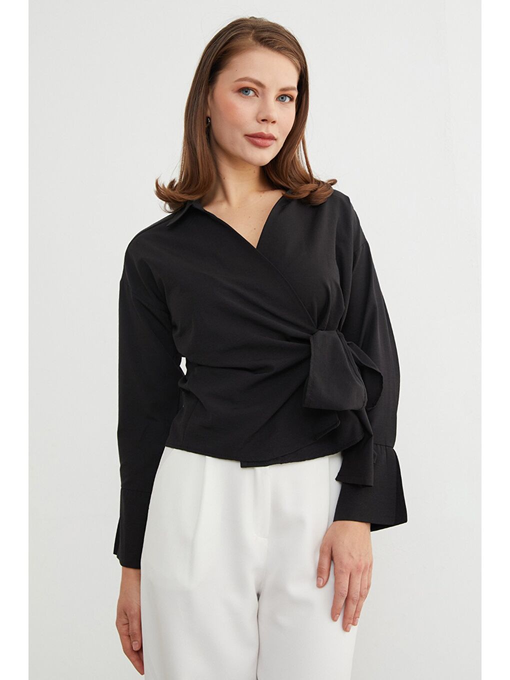 Siyah Basic Kruvaze Bağlamalı Gömlek