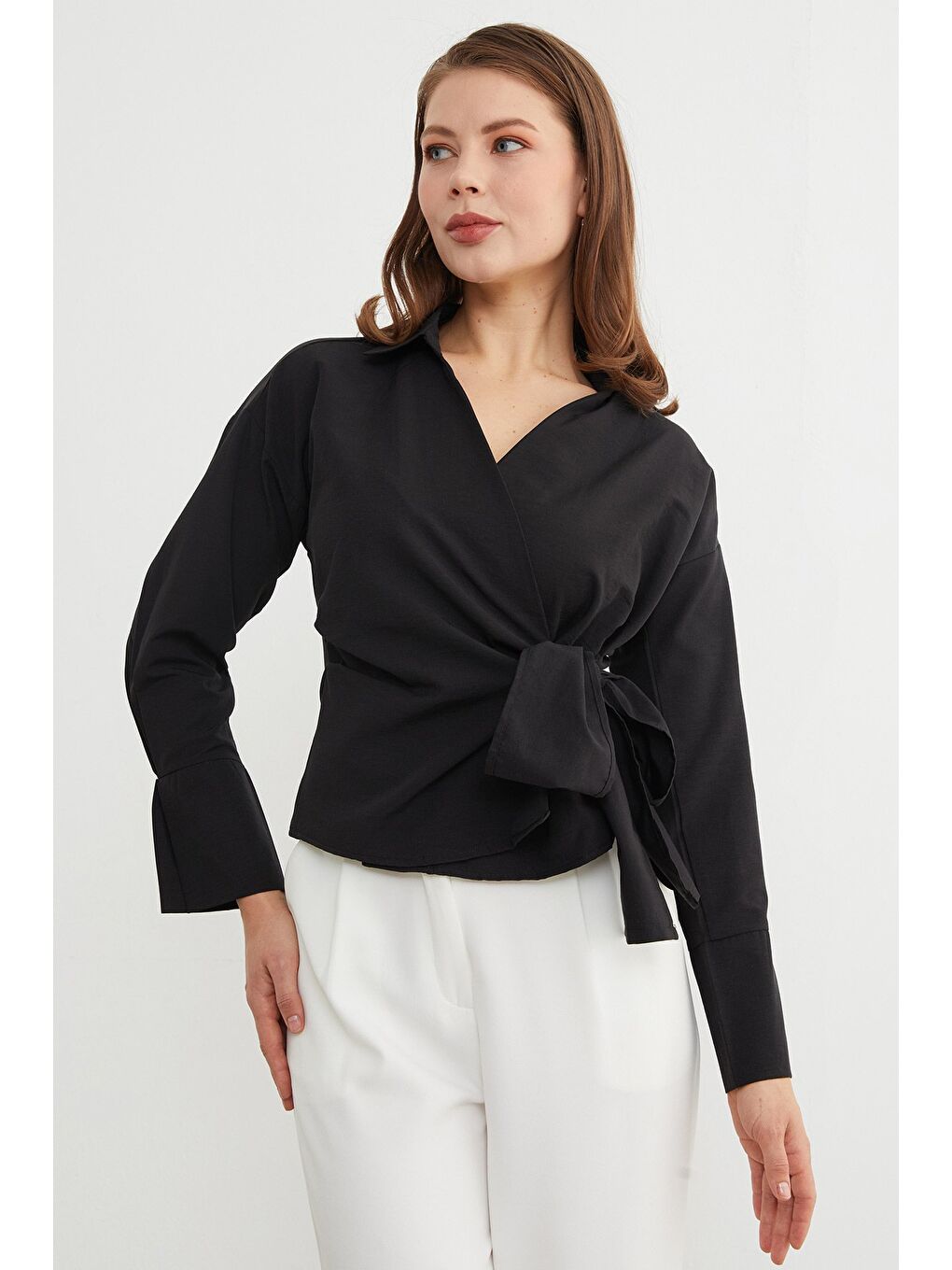 Siyah Basic Kruvaze Bağlamalı Gömlek-1