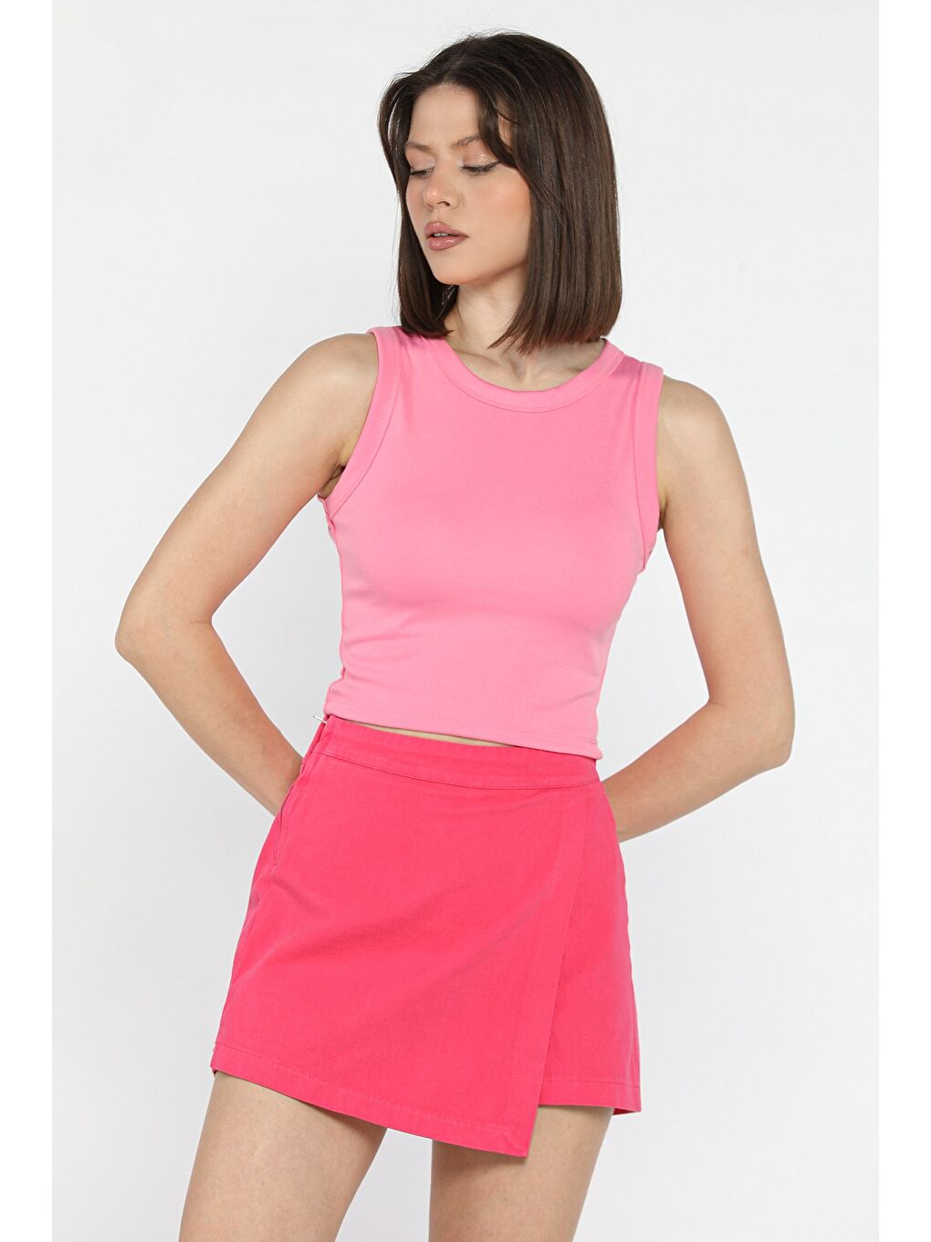 Pembe Kadın Bisiklet Yaka Sıfır Kol Crop Top Bluz-1