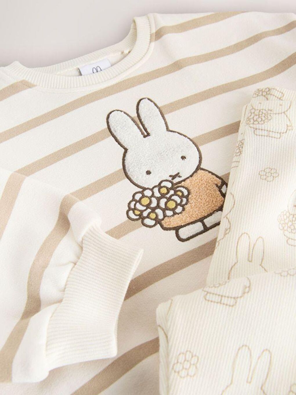 Karışık Kız Çocuk Pamuklu Bej Çizgili Tavşan Baskılı Sweatshirt Ve Tavşan Desenli Tayt Takım-4