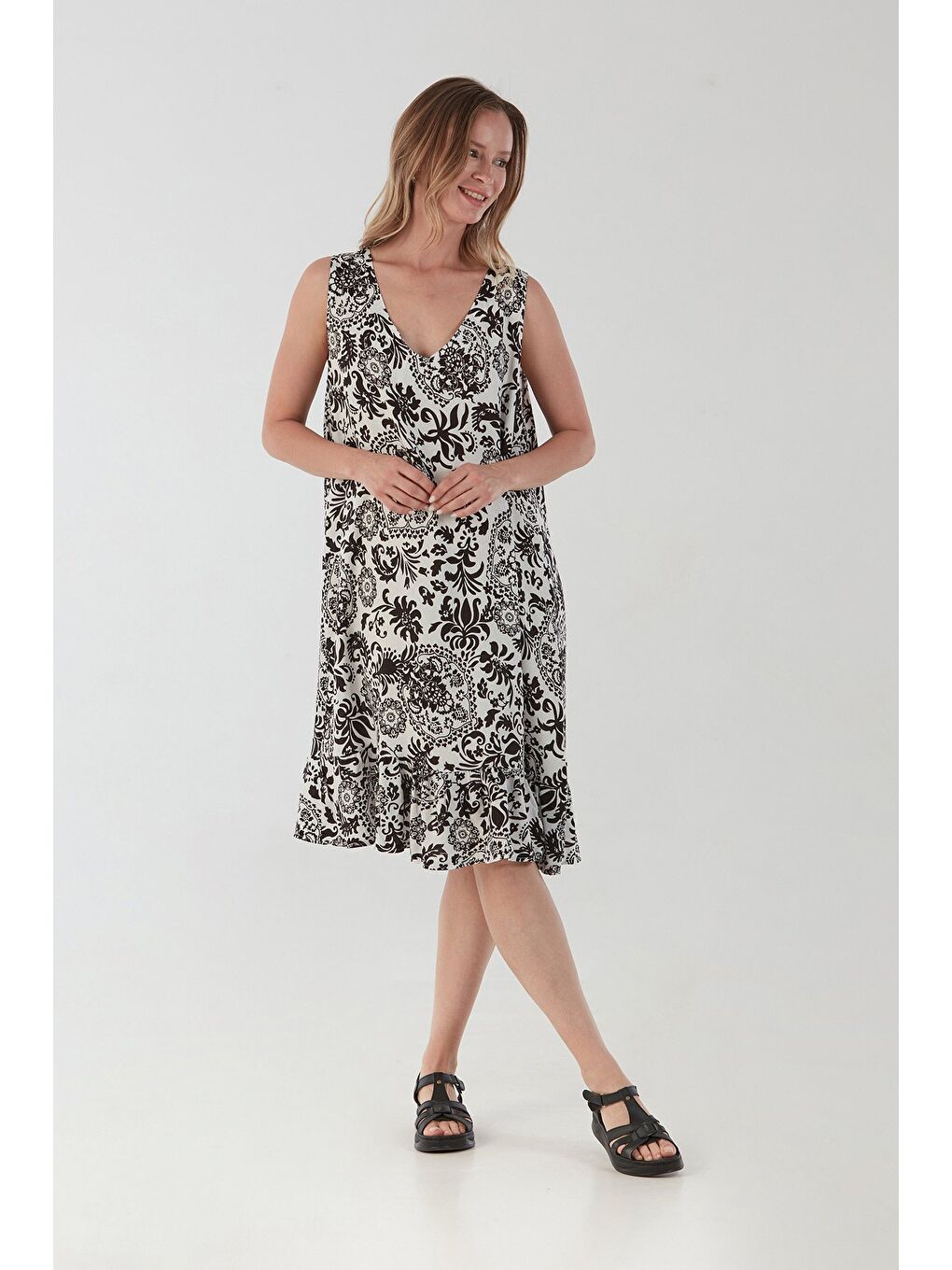 Siyah Şal Desenli V Yaka Pileli Salaş Elbise-2