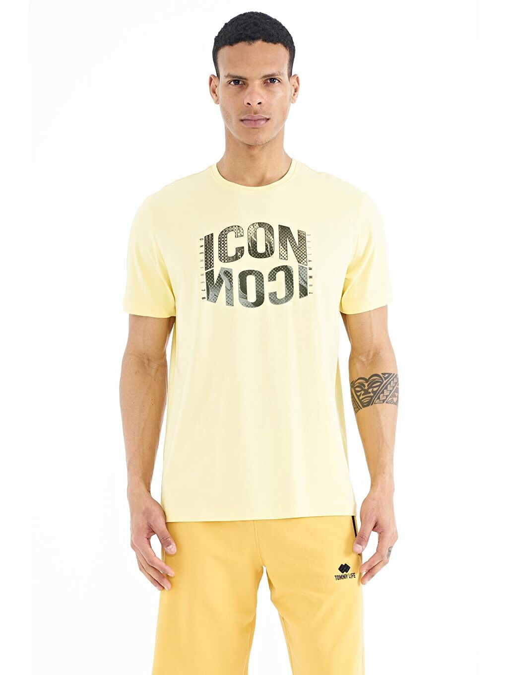 Sarı Yazı Baskılı O Yaka Standart Kalıp Erkek Tişört - 88174