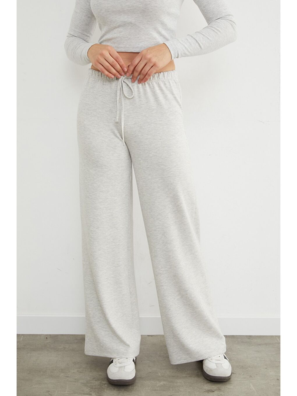 Gri Beli Bağlamalı Bol Paça Modal Pantolon-3