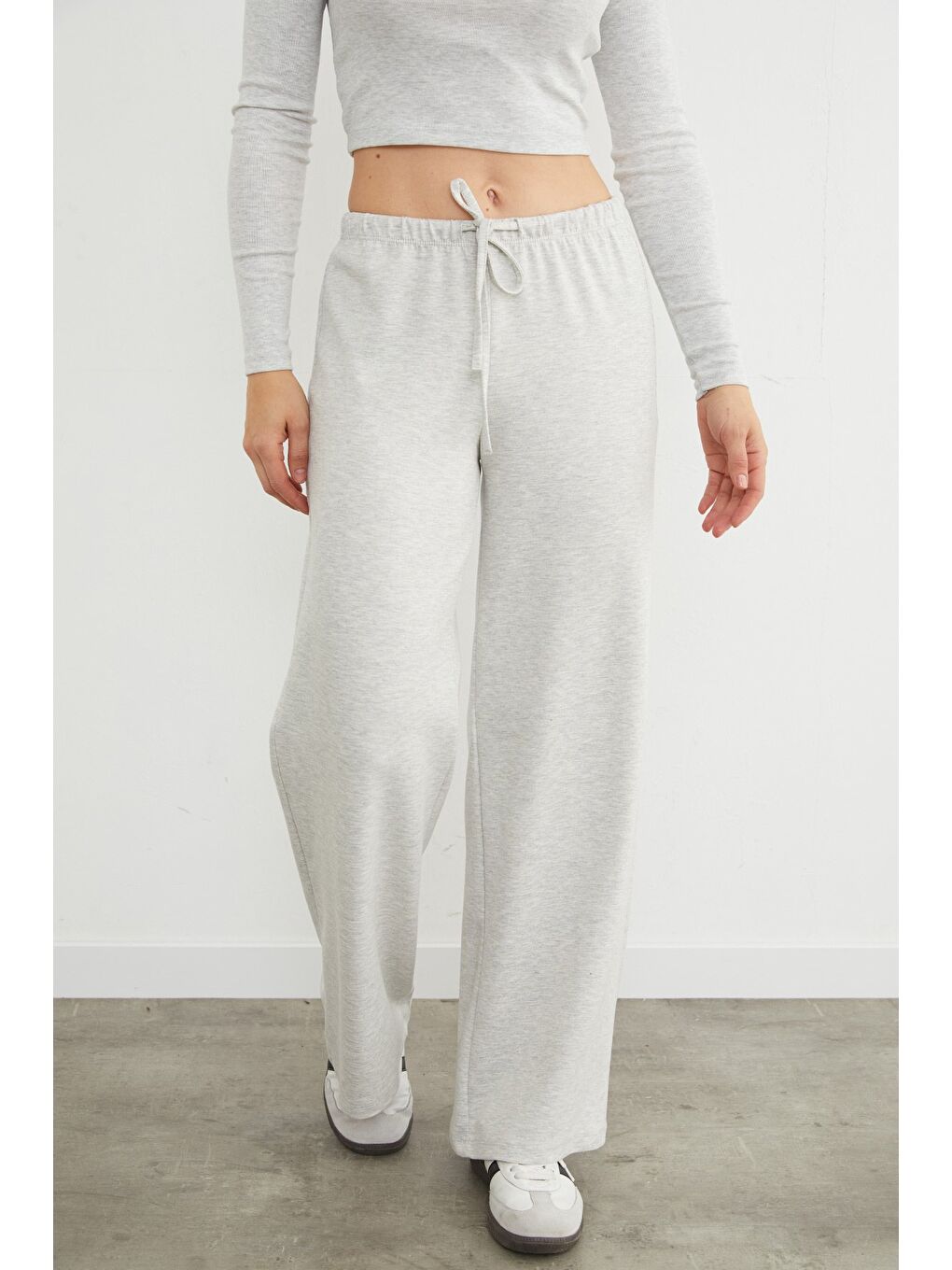 Gri Beli Bağlamalı Bol Paça Modal Pantolon-4