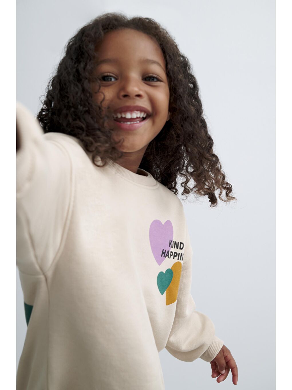 Karışık Kız Çocuk Pamuklu Bej Kalpli Sweatshirt Ve Renkli Kalpli Siyah Tayt Takım-5